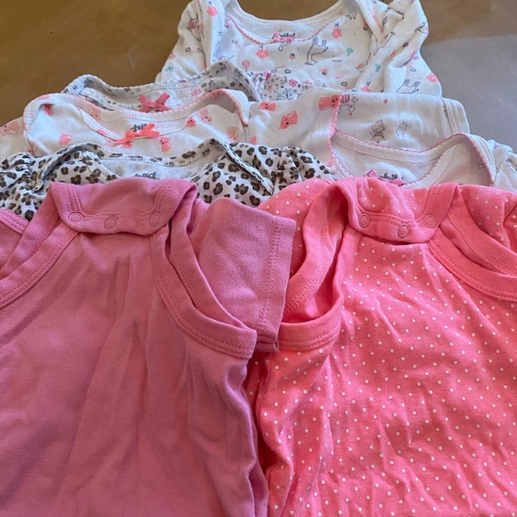 8 Baby Girls Under Shirts - Picture 6 of 6